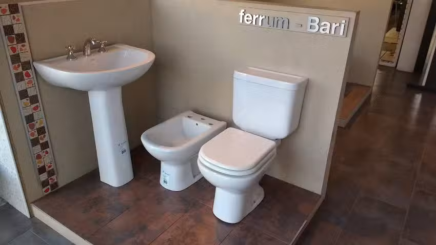 ARENALES. Pisos y revestimientos. Sanitarios