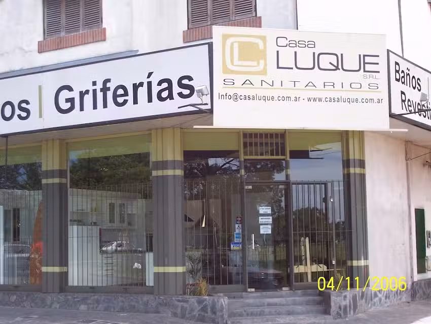 Casa Luque Sanitarios
