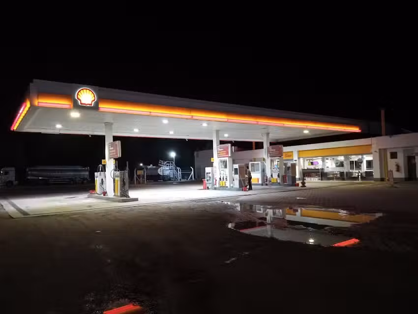 Estaci&oacute;n de Servicio Shell, Soler Hermanos