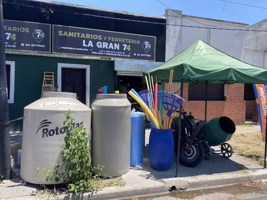 SANITARIOS y FERRETER&Iacute;A La Gran 74